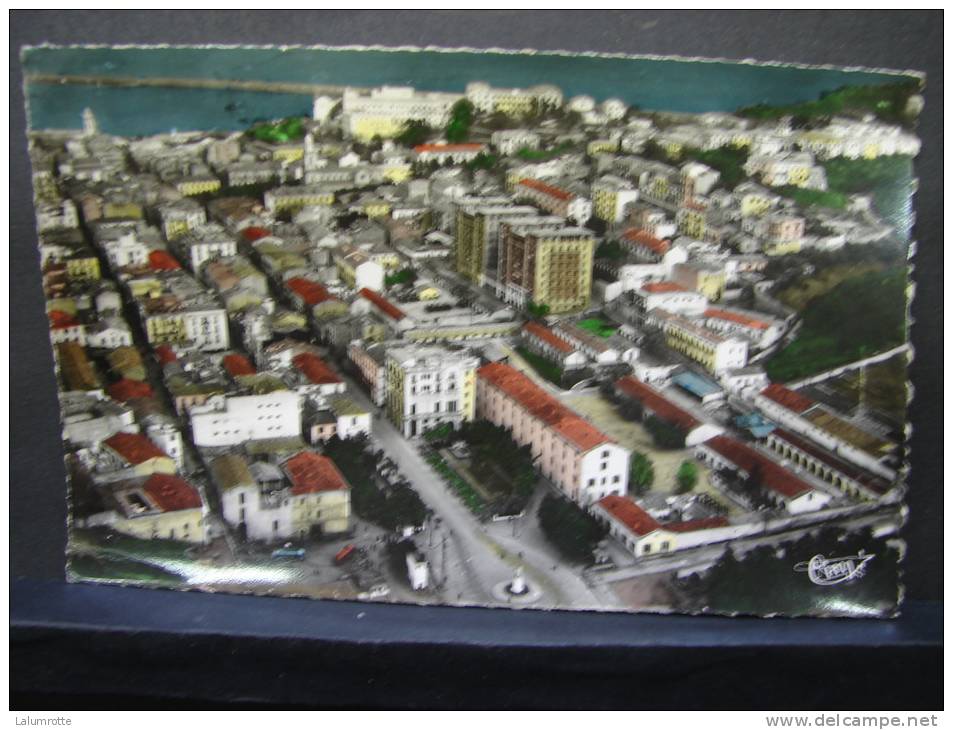 Philippeville. 1. Algérie Vue sur la Ville Au 1er plan , place J. jaures. dans le fond le port