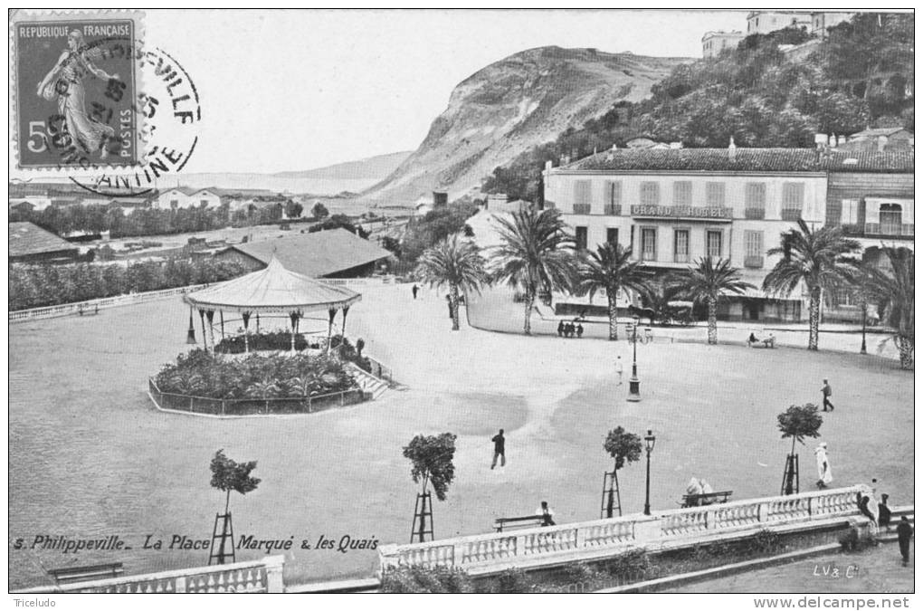 ALGERIE. PHILIPPEVILLE. LA PLACE MARQUE & LES QUAIS.  CPA VOYAGEE 1912. DOS DIVISE