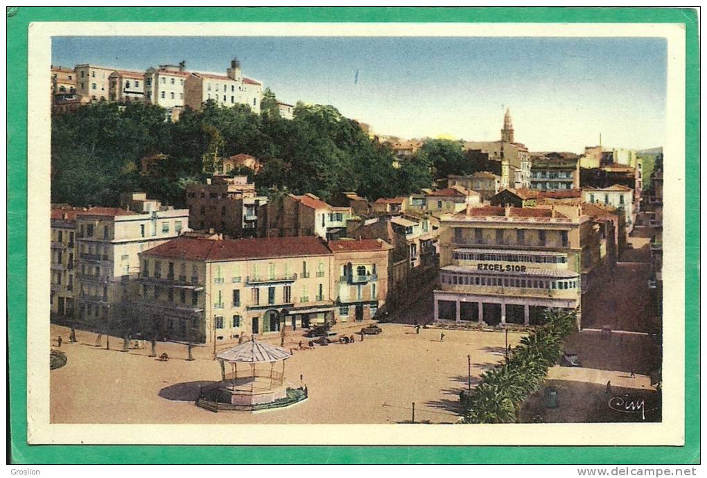 PHILIPPEVILLE ( CONSTATINE)   PLACE DE NARQUE ET RUE GEORGES-CLEMENCEAU  ( KIOSQUE )