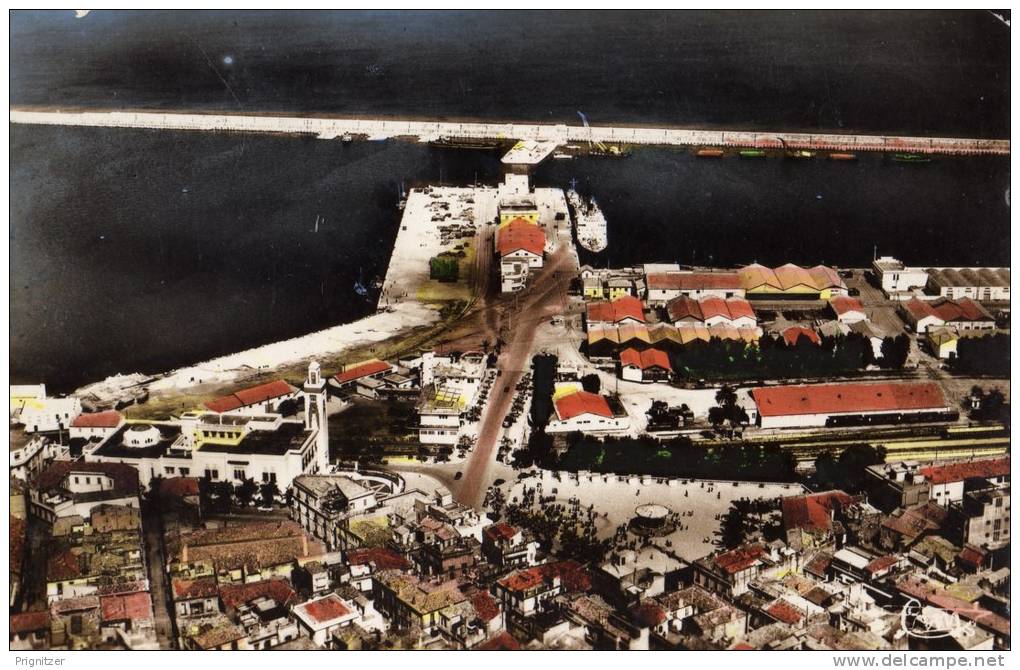 ALGERIE / ALGERIEN    PHILIPPEVILLE   Vue aerienne de la Ville et le Port