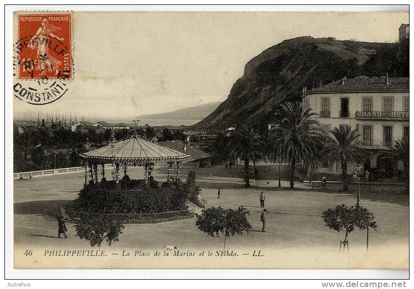 ALGERIE  -  PHILIPPEVILLE  -  LA PLACE DE LA MARINE ET LE SKIKDA