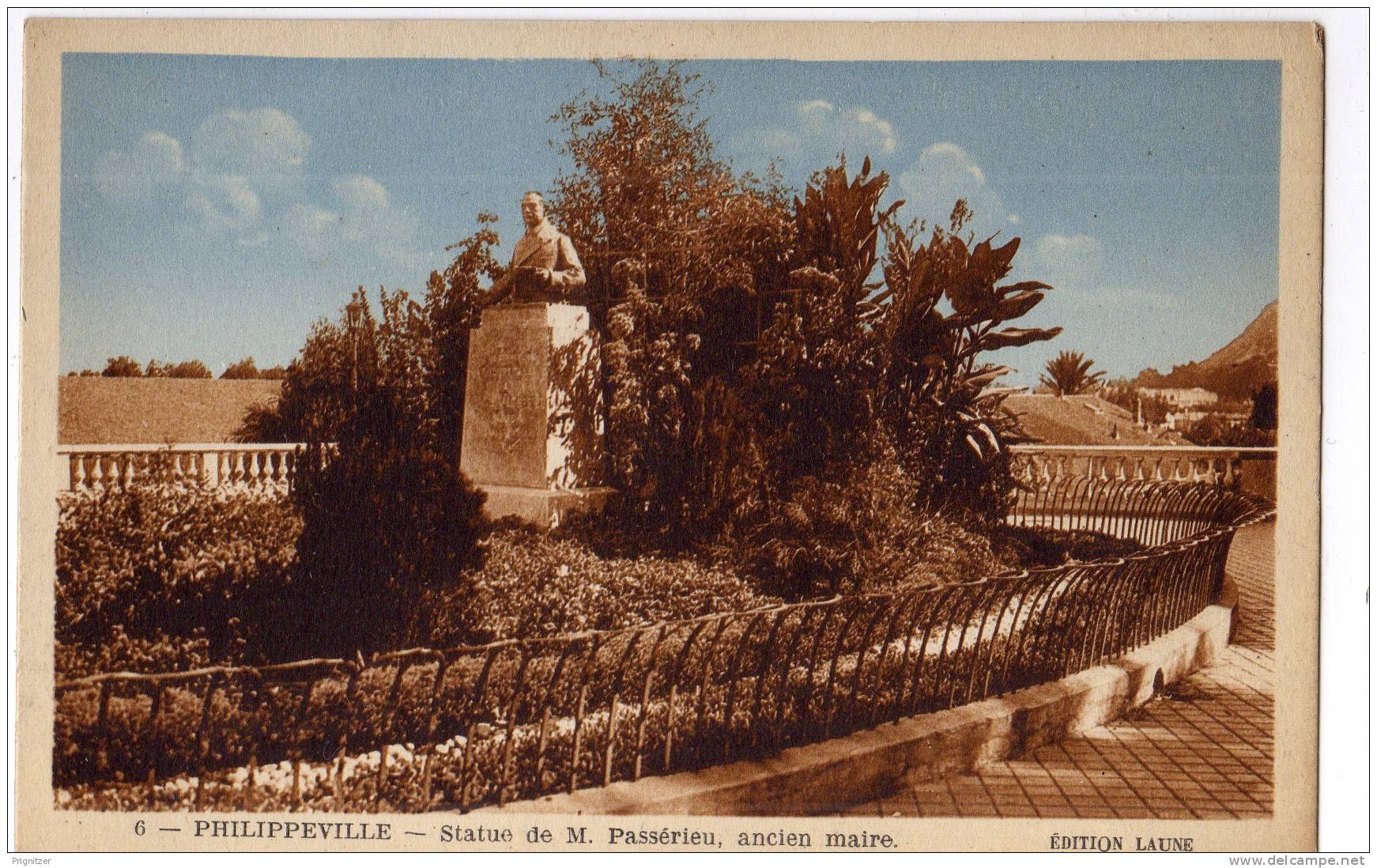 ALGERIE / ALGERIEN    PHILIPPEVILLE  Statue de M.Passerieu , ancien maire