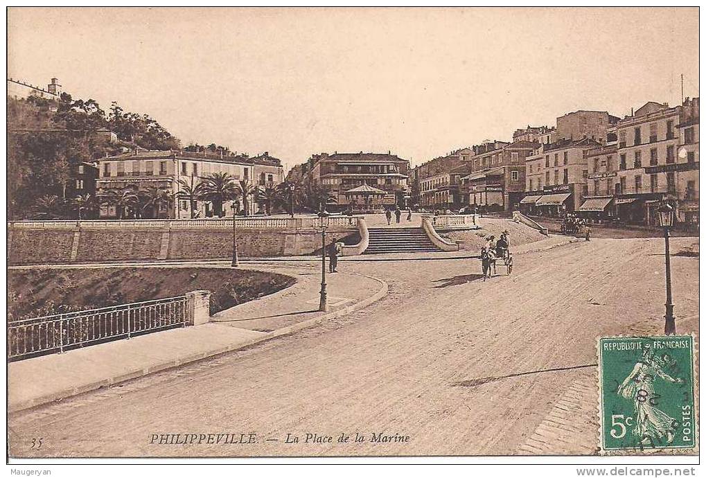 PHILIPPEVILLE - La  Place  de  la  Marine
