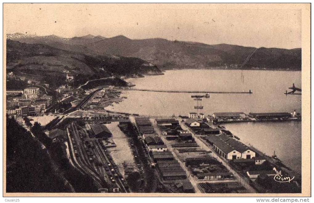 ALGERIE - PHILIPPEVILLE - La Gare et les Quais pris en Avion