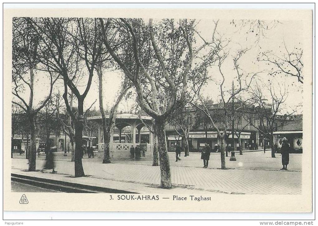 cpa bon etat     souk-ahras ,    place taghast , animation , carte rare ,  tres propre