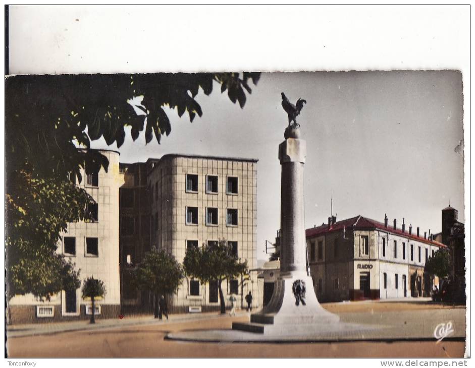*** ALGERIE - SOUK-AHRAS - La Place du Monument *** CPSM Ecrite en 1958 Edts Cie des Arts Photomécaniques
