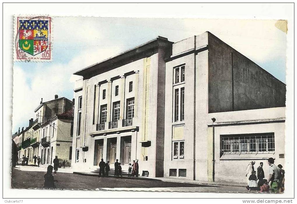 Souk-Akras (Algérie)  Le théatre env 1950 (animéeoitures) .