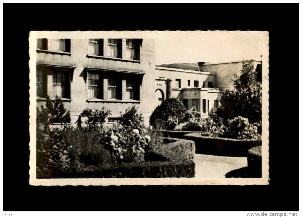 ALGERIE - SOUK-AHRAS - 5 - Le square et le groupe scolaire