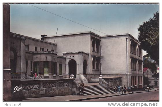 ALGERIE.SOUK AHRAS. LE GROUPE SCOLAIRE G BURGAT..SEMI MODERNE