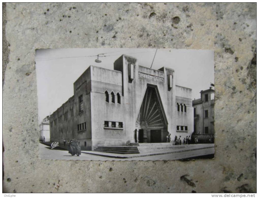 SOUK AHRAS / LA SALLE DES FETES ANIMEE  BURGAT ARCHITECTE D.P.L.G.