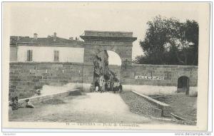 cpa bon etat   tebessa , porte de constantine , aucune prise de vue , animation