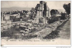 Tébessa  ruines de la basilique byzantine porte latérale