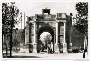 CPSM TEBESSA - La Porte Carcalla ( Porte Romaine ) - Ed. EPA n°1