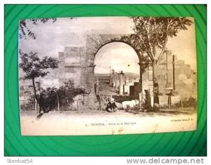 Tebessa-Algérie- porte de la basilique-n°5