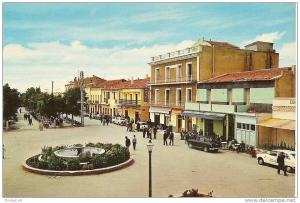 TEBESSA   ALGERIE  ( PLACE DU PREMIER NOVEMBRE )  TRES BON ETAT  ! ! !