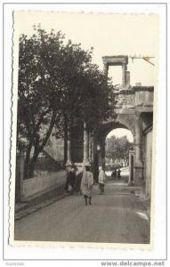 ALGERIE  /  cliché n° 25  /   Tebessa , Arc de Triomphe de Caracalla  -  23 Avril 1936    ( légende manuscrite au dos )
