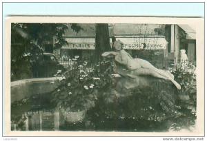 TEBESSA / Place de la Kasbah / La Siène / voiture ancienne / Tabac , Epicerie Moderne