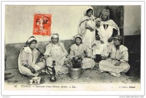TIARET (ALGERIE) - CPA - INTERIEUR D' UNE MAISON ARABE