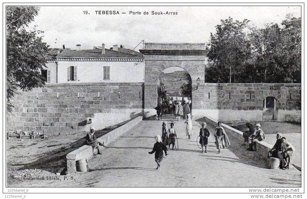 cpa   ALGERIE   TEBESSA   porte de souk arras