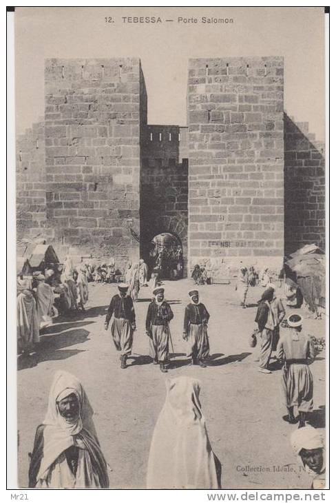 CPA -  ALGERIE  - TEBESSA -  PORTE SALOMON -  TRES ANIMEE