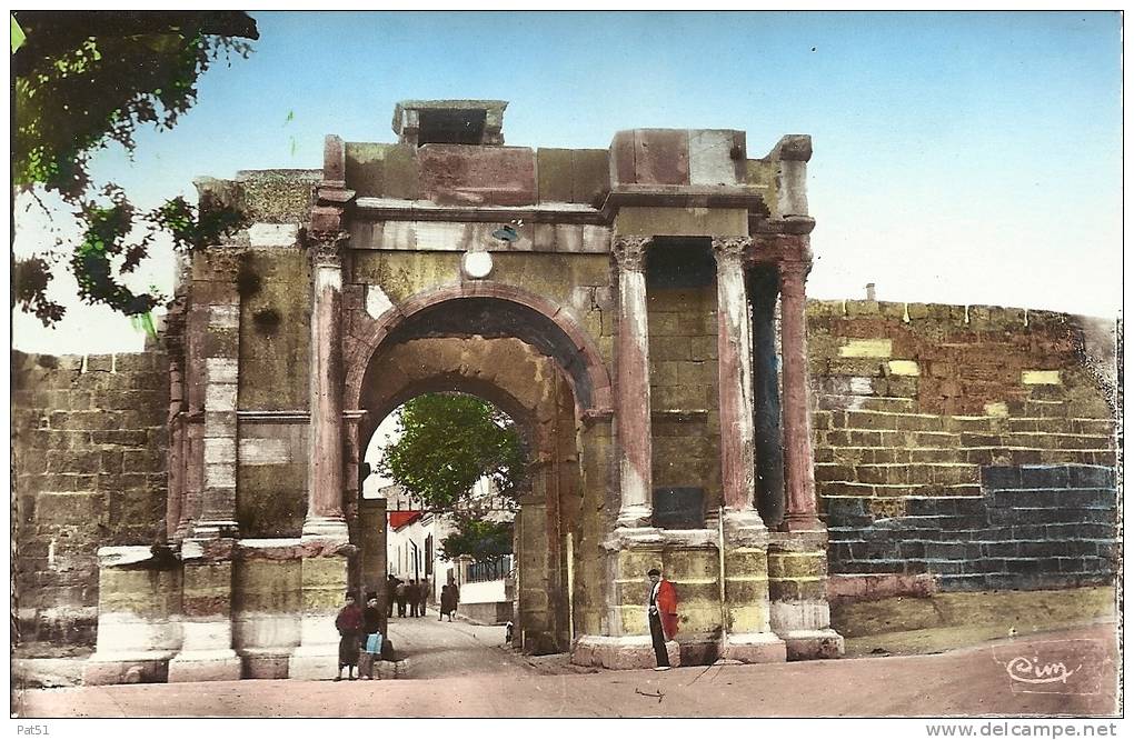 ALGERIE -  Tebessa / Bône  Porte Caracalla