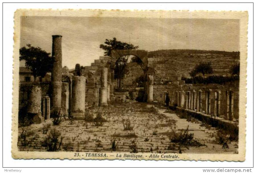 CPA / AFRIQUE   / ALGERIE / TEBESSA  /  LA  BASILIQUE