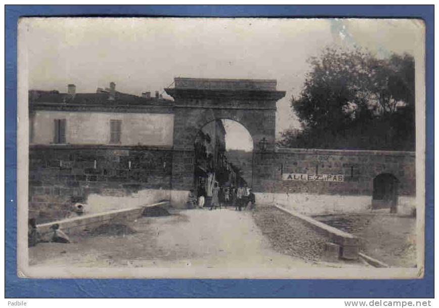 Carte Postale Afrique Algérie Tébessa  la porte d'entrée de la ville  animée trés beau plan