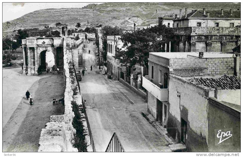ALGERIE  -  DZ-C51  -  TEBESSA  -  PORTE CARACALLA ET LES REMPARTS