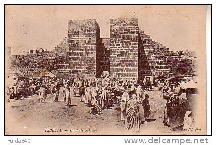 CPA.  TEBESSA.     La porte salomon.     (Animée)     1900-04.