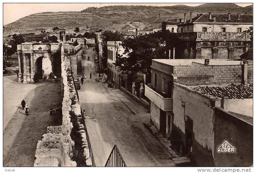 NK-DV 0024-Algérie-Tebessa-Port e Caracalla-Vrai Photo