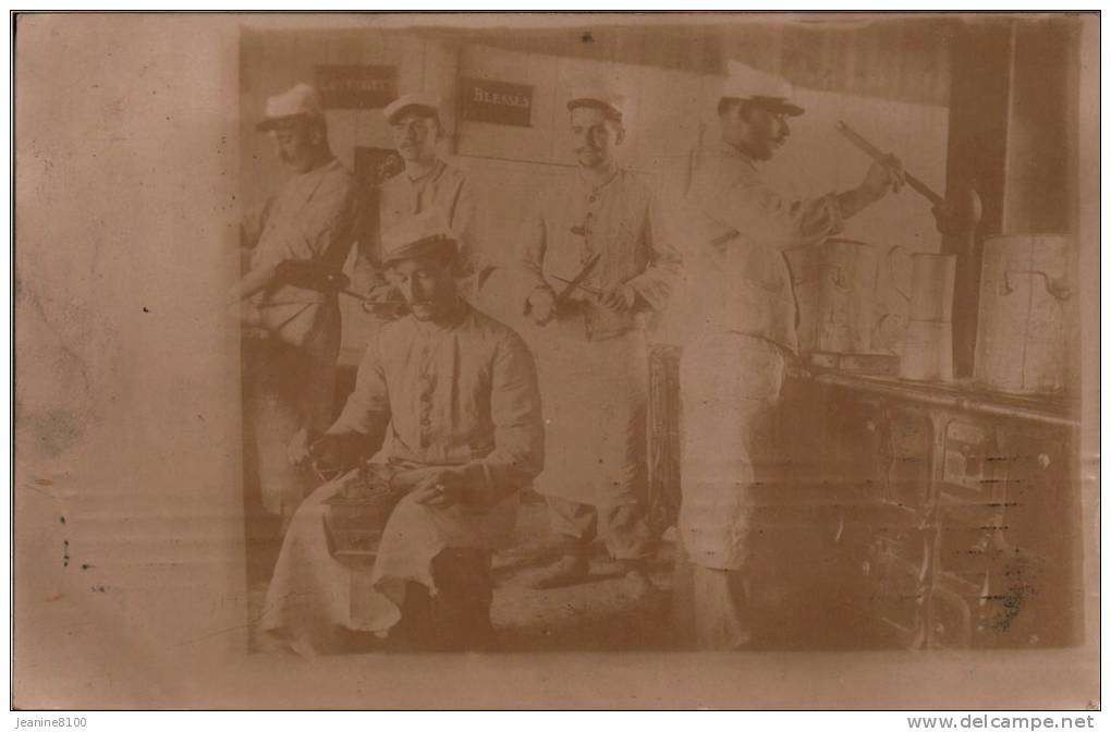TIARET -Carte photos Soldats cuisiniers