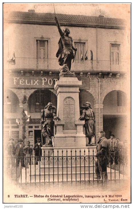 TIARET -Statue du Général Lamorcière