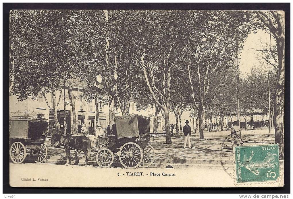 CPA ANCIENNE- ALGÉRIE- TIARET- LA PLACE CARNOT AVEC TRES BELLE ANIMATION GROS PLAN- ATTELAGES DE FIACRES-