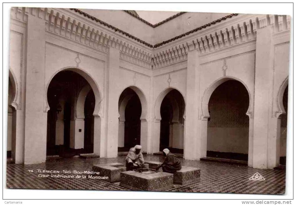 Tlemcen - Sidi-Bou-Médine - Cour intérieure de la Mosquée