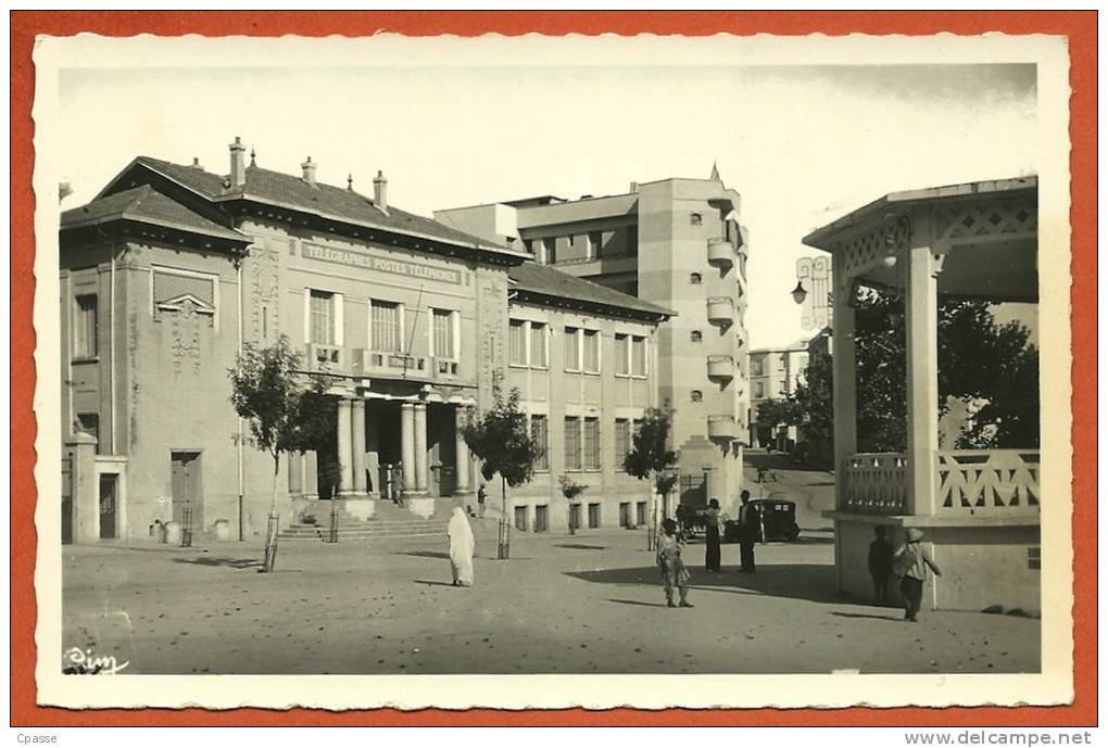 CPA Algérie TIARET (Oran) - La POSTE et la Place Carnot ° Cim Combier
