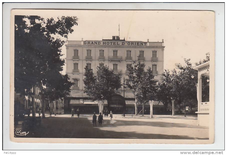 ALGERIE - TIARET - Place Carnot et Hotel d'Orient - CPSM photo peu fréquente ( Africa Afrique du Nord )