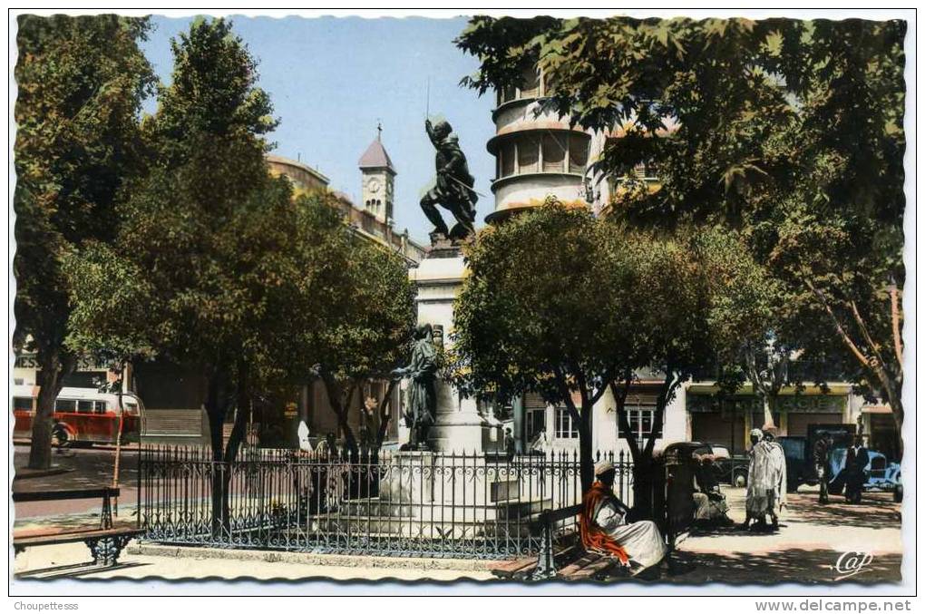 Tiaret - statue du général Lamoricière  n° 1509
