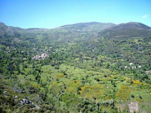 Vue d'ensemble sur le village de Ighbane, Béjaia