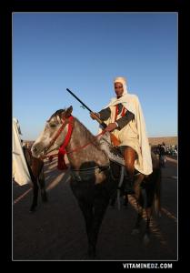 Goumier en costume traditionnel algerien à la Wada de Sid Ahmed El Mejdoub