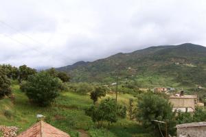 Village de Tizi Ouzemmour, Barbacha, Béjaia