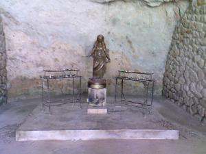 Oran -  la  vierge dans la grotte , Chapelle de Santa Cruz. Aout 2009
