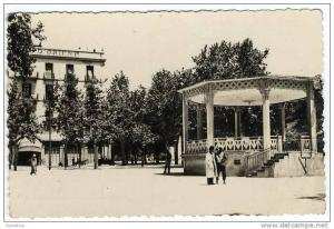 ALGERIE  -  TIARET  -  PLACE CARNOT  - KIOSQUE  -   CPSM ANNEE 1950/60
