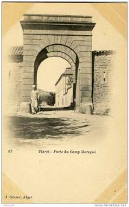 AFRIQUE du NORD - ALGERIE - TIARET - PHOTO J. GEISER N° 37 - PORTE du CAMP BARAQUI - CASERNE - MILITAIRE