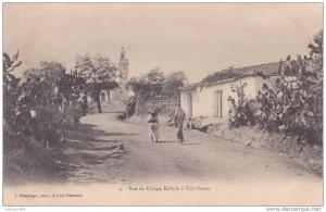 cpa rue de village Kabyle à Tizi-Ouzou animée J.Boussuge phot à fort national n°4