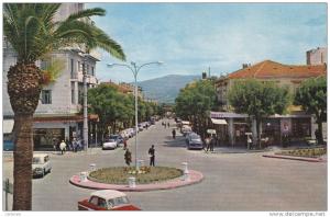 afrique,africa,algérie ,ex colonie française,Maghreb,TIZI OUZOU,KABYLIE,ville cotière,centre ville,policier,rond point