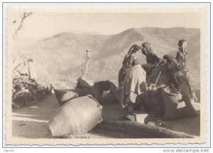 Algerie Kabylie Femme kabyle poterie berebere grosse jarre beau cliché