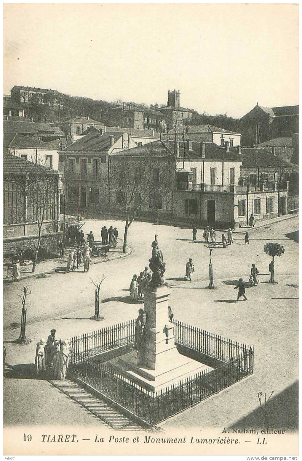 TOP CPA   Tiaret La Poste et monument Lamoricière  (animée)   B375