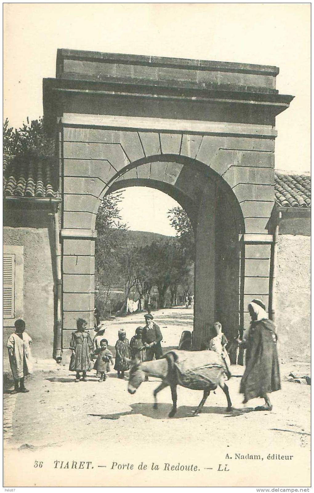 TOP CPA   Tiaret Porte de la Redoute  (animée)   B374