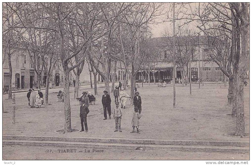 Tiaret.- (Algérie)  La  Place  -  (belle animation)