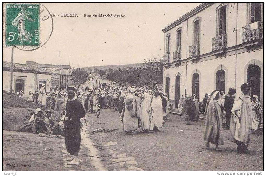 Tiaret.- (Algérie)  Rue du Marché Arabe    -  (belle animation)